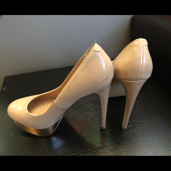 Steve Madden Nude Patent Heels - Picture 2 of 2
